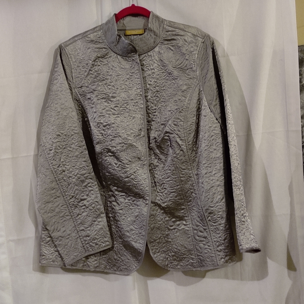 Wmn Kate Hill Silver Quilted Snap Jacket/Blazer Size 3X Shiny Lightweight